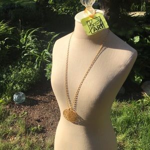 Women’s statement necklace